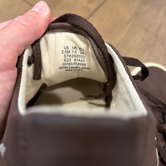 SPERRY little boys size 2.5 leather sneakers. Great condition. - Picture 4 of 5